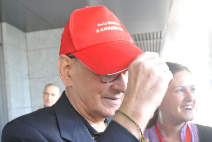 The Great Master Ennio Morricone was pleased to put on a special with MORRIUNION SHANGHAI EXPO and ENNIO MORRICONE logo cap